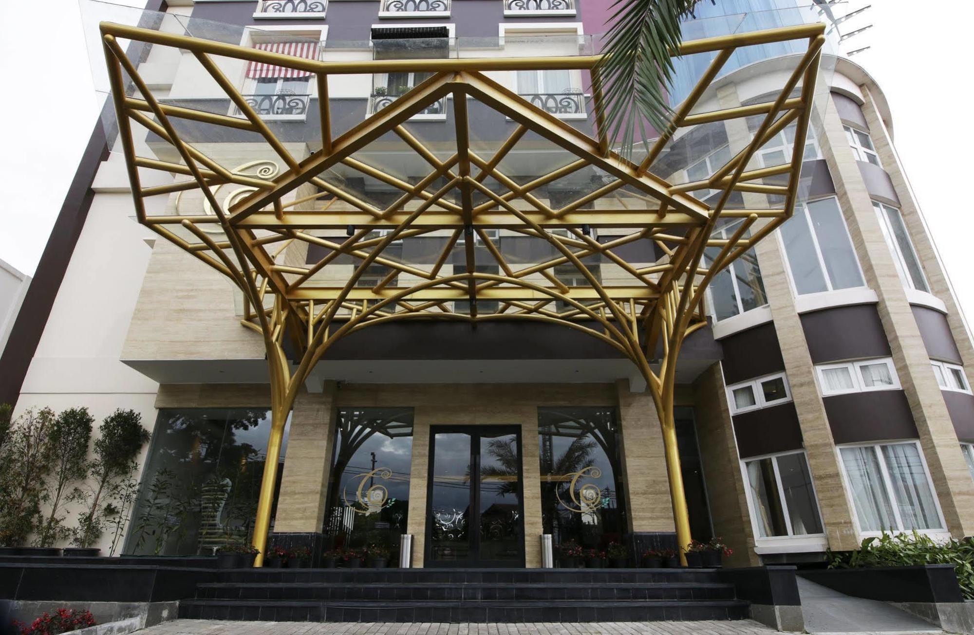 ซินนามอน โฮเต็ล บูทิก ซาเรียะห์ Hotel Tutugan ภายนอก รูปภาพ
