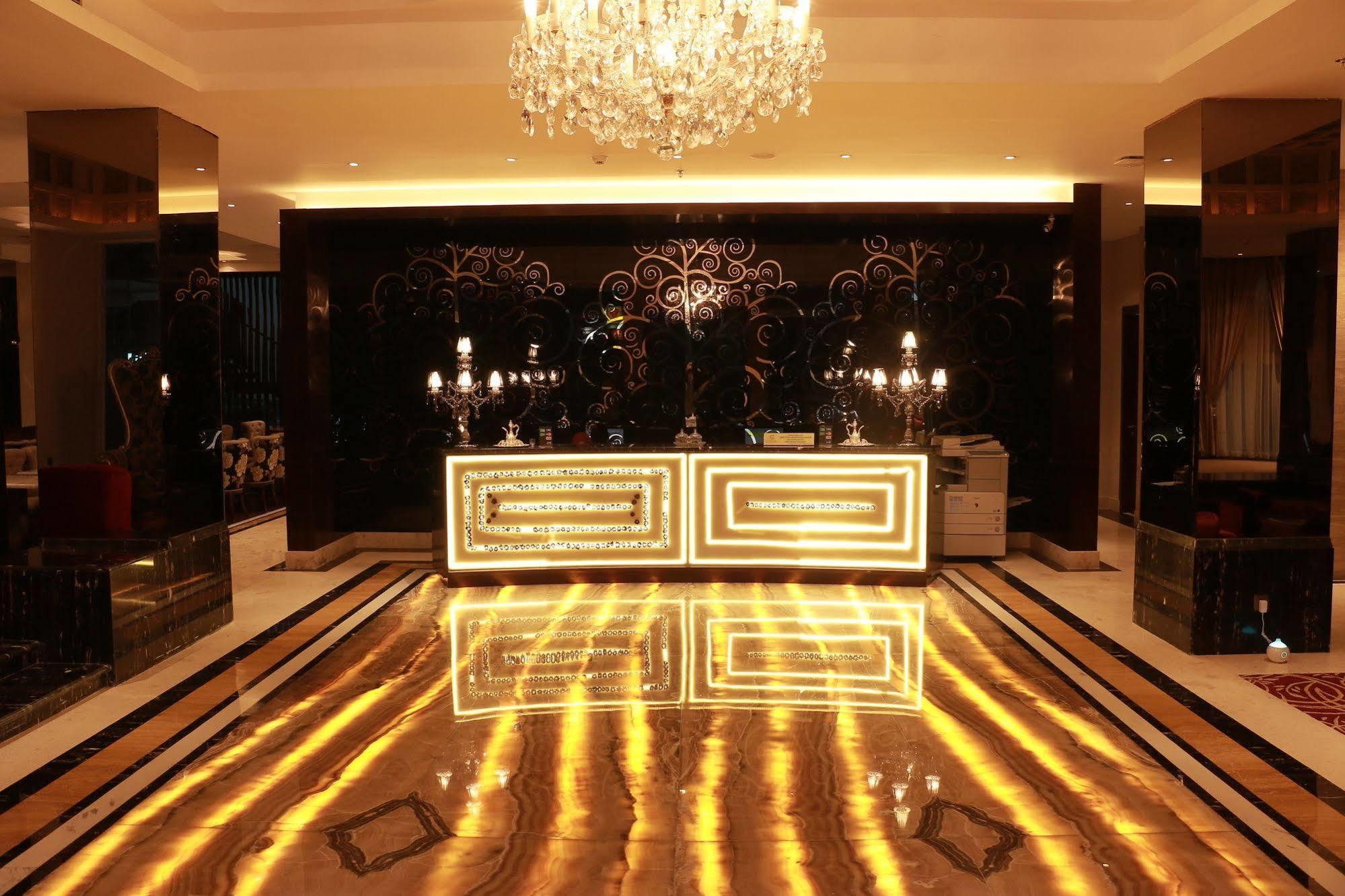ซินนามอน โฮเต็ล บูทิก ซาเรียะห์ Hotel Tutugan ภายนอก รูปภาพ
